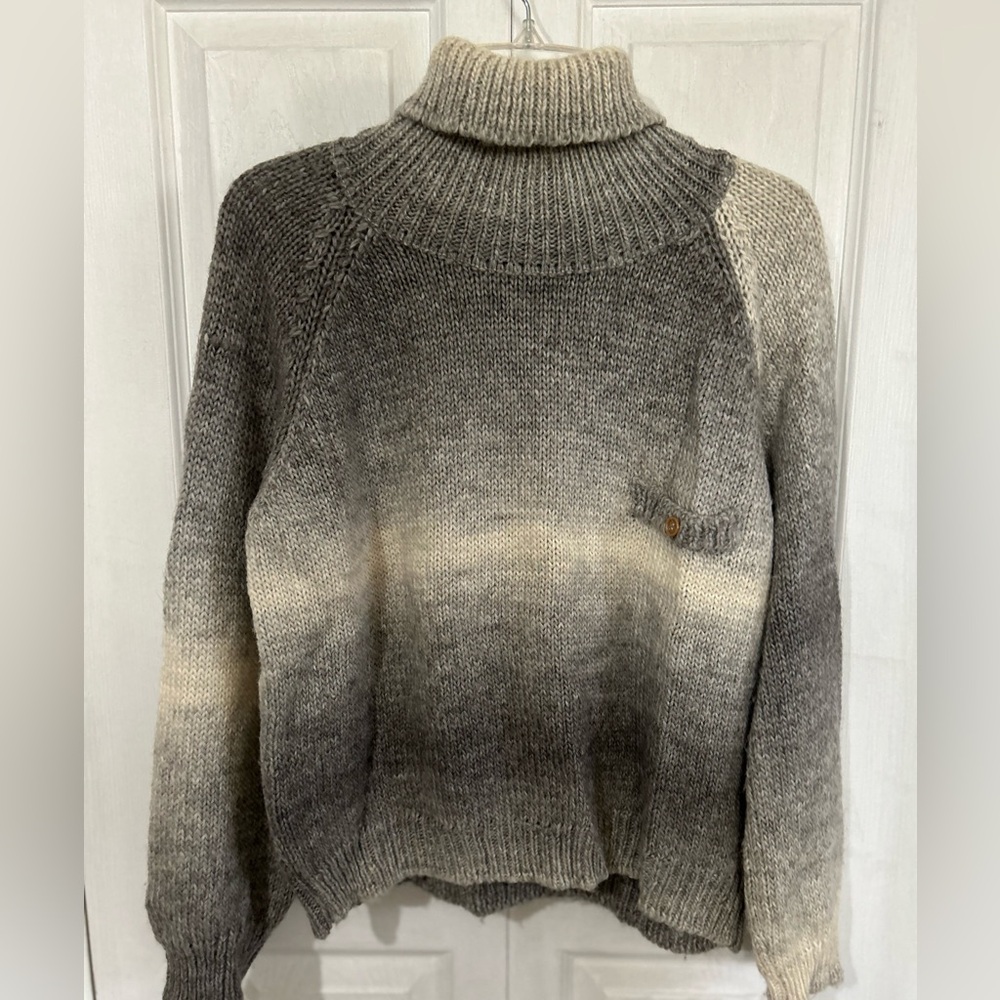 Le Mont St Michel turtleneck, grey ombre, wool mix sweater size L